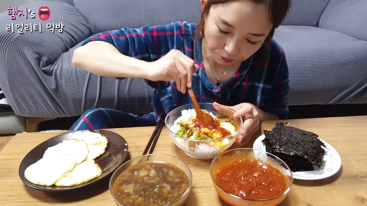 【Hamzy】韩国小姐姐真实吃播:)无壳 辣味酱螃蟹&酱油螃蟹吃播!!
